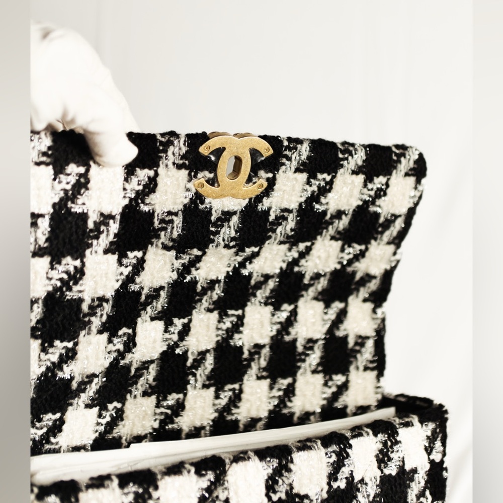 Chanel 19 Flap Tweed Hand Bag Two Tone - Picture 6 of 9